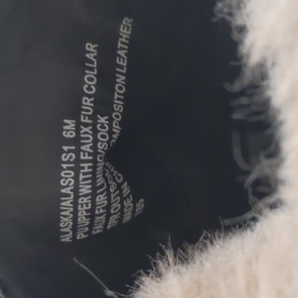 Boots - Picture 5 of 6